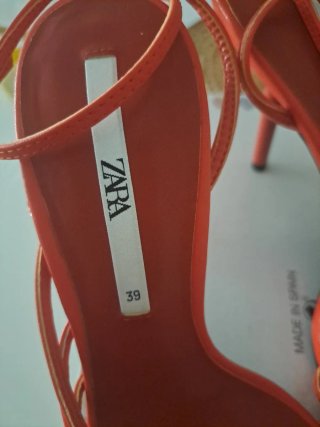 Sandalias ZARA naranja tiras finas talla 39