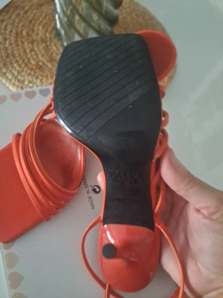 Sandalias ZARA naranja tiras finas talla 39