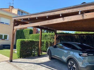 Porche/cenador de madera y metal