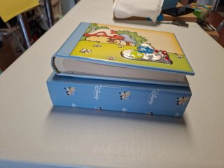 Due Album Disney   Puffi -Mickey mouse nuovo 22x16