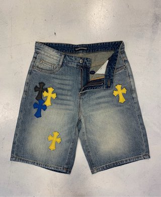 Bermudas vaqueras con parches de cruz