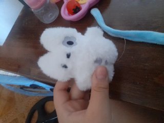 Peluche llavero blanco y azul