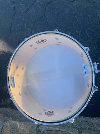Tambor Mapex con soporte