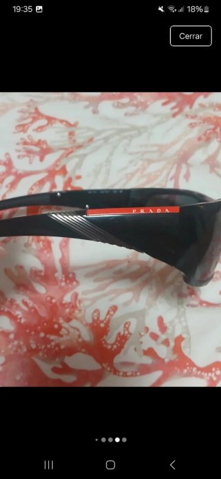 Gafas de sol negras y grises