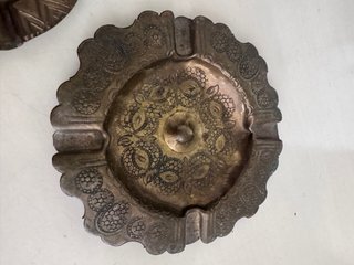 2 Ceniceros Metálicos Vintage