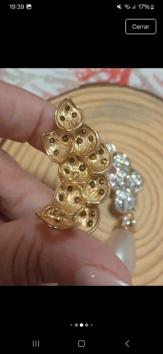 Pendientes chapados en oro con perlas