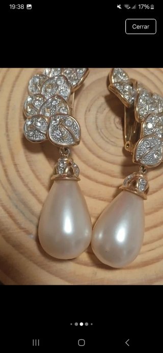 Pendientes chapados en oro con perlas