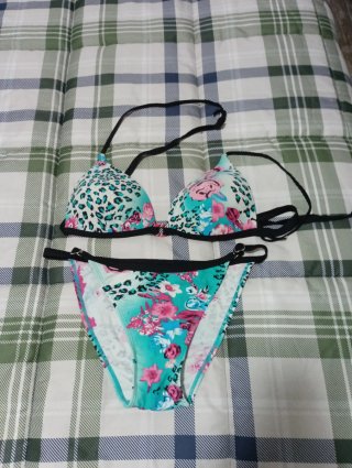 Bikini estampado floral y leopardo