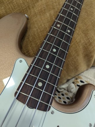 Fender Vintera III 60 Precision Bass Firemist Gold