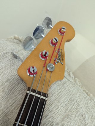 Fender Vintera III 60 Precision Bass Firemist Gold