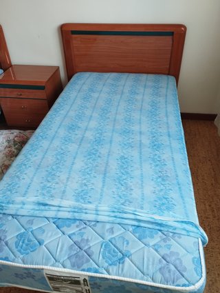 Cama con cabecero sommier y  colchón