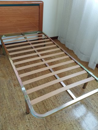 Cama con cabecero sommier y  colchón