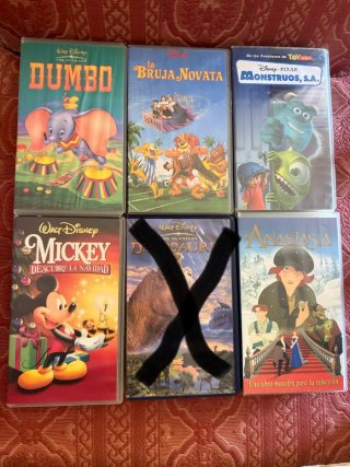 Lote de películas VHS clásicas.