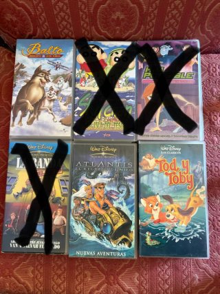 Lote de películas VHS clásicas.