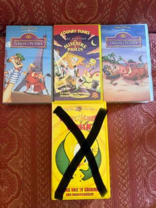 Lote de películas VHS clásicas.