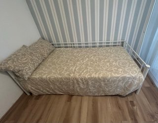 Cama individual con colchón