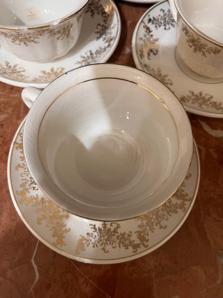 Juego de 6 Tazas de Porcelana con Diseño Dorado