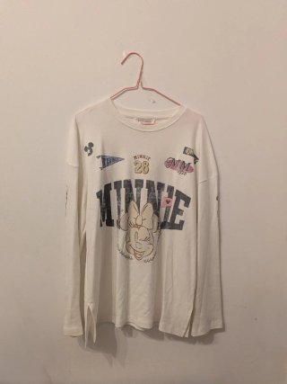 Lote 4 prendas: 3 sudaderas y 1 camiseta
