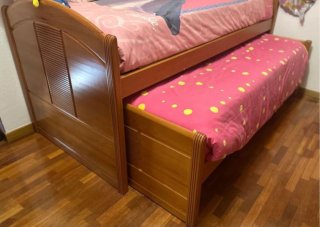 Cama madera pino maciza.
