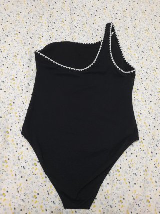 Bañador negro y blanco forrado con relleno t/44
