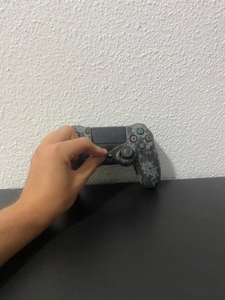 PlayStation 4 (PS4) + 2 Mandos(1con funda) + Juego