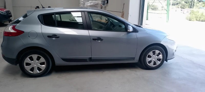Renault Megane 2011 - foto 1