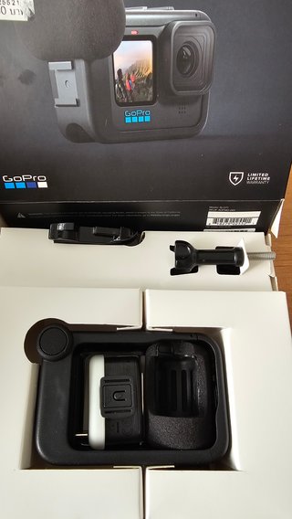 GoPro 10 Black + Media Mod y Accesorios
