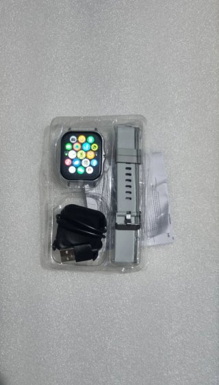Smartwatch Grigio con Cinturino e scocca Grigia