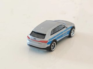 Matchbox Audi E-TRON Polizei Argento
