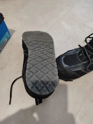 Zapatos de seguridad COFRA negros/grises
