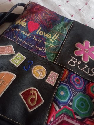 Bolso de hombro con dibujos