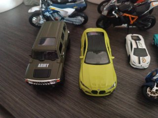 Lote coches y motos a escala