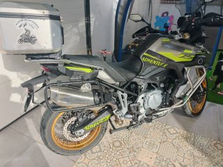 Voge 900 DSX gris/lima