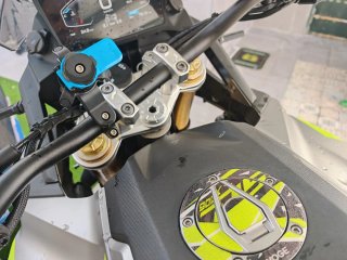 Voge 900 DSX gris/lima