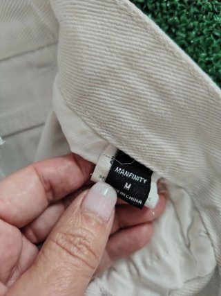 Pantalones cortos blancos rotos