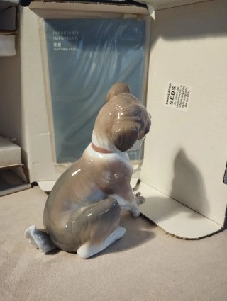 Figura Lladro Perro con Caracol New Friend