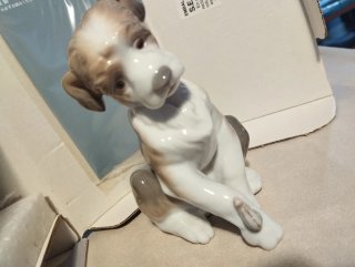 Figura Lladro Perro con Caracol New Friend