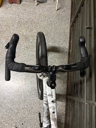 Bici Gravel Giant Revolt