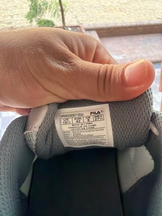 Zapatillas Fila Mujer Gris y Blanco