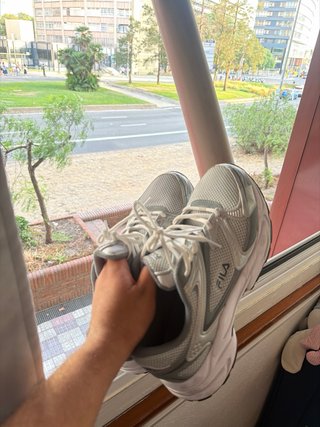 Zapatillas Fila Mujer Gris y Blanco