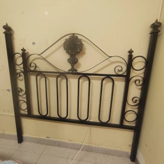 Cabecero de forja clásico para cama de 150 cm