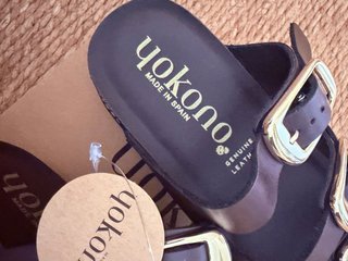 Sandalias Yokono Piel Marrón Hebillas Doradas