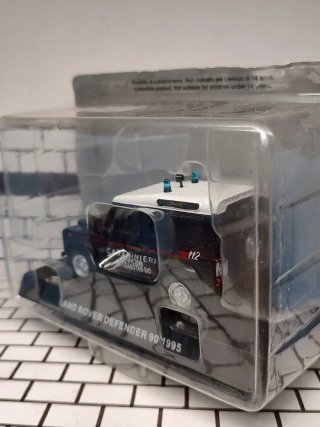 Modellino Land Rover Defender Carabinieri
