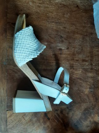 Sandalias piel Cuplé Blancas Tacón