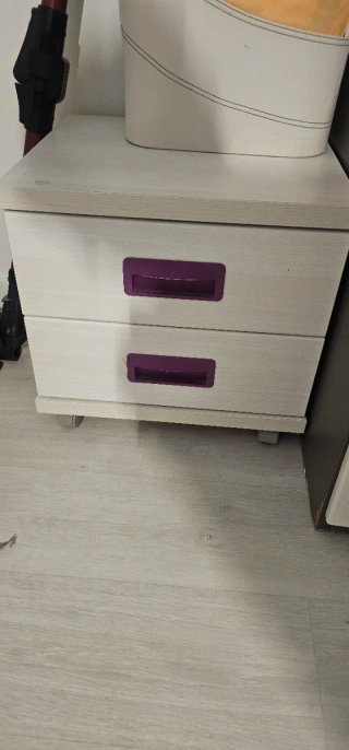 Cajonera 2 cajones blanco y morado