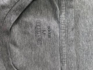 Camiseta Adidas gris logo M
