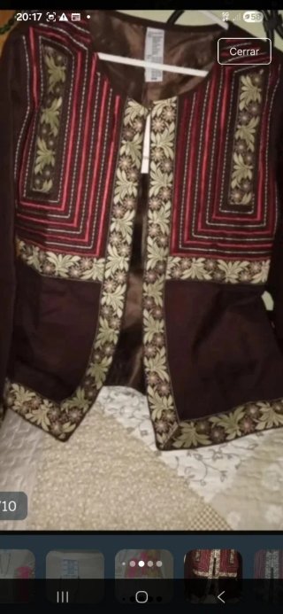 Chaqueta bordada marrón y multicolor