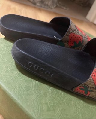 Chanclas Gucci Estampado Fresas
