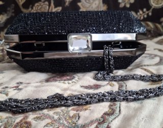 Bolso de fiesta negro con pedrería