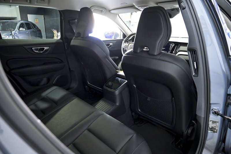 Volvo S60 2022, foto 14